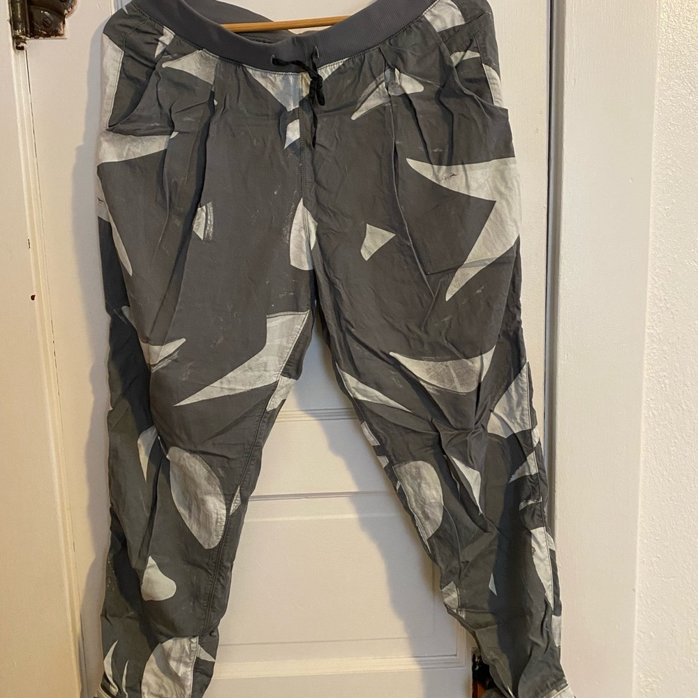 Lululemon city joggers EUC - size 8
